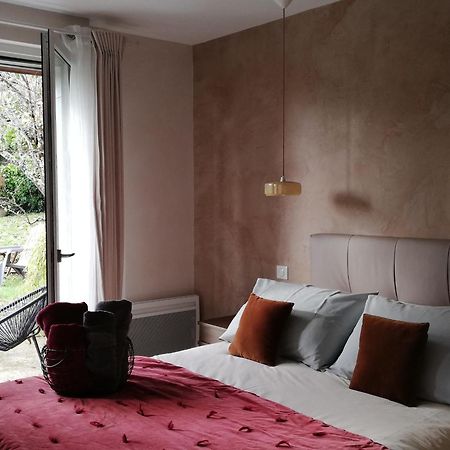 Les Perluetes Hotel Carennac Bagian luar foto
