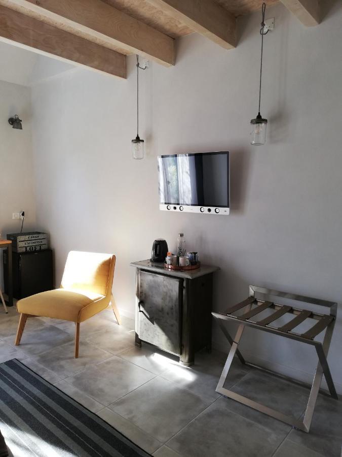 Les Perluetes Hotel Carennac Bagian luar foto