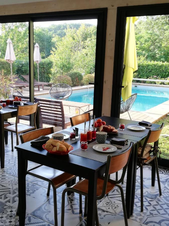 Les Perluetes Hotel Carennac Bagian luar foto