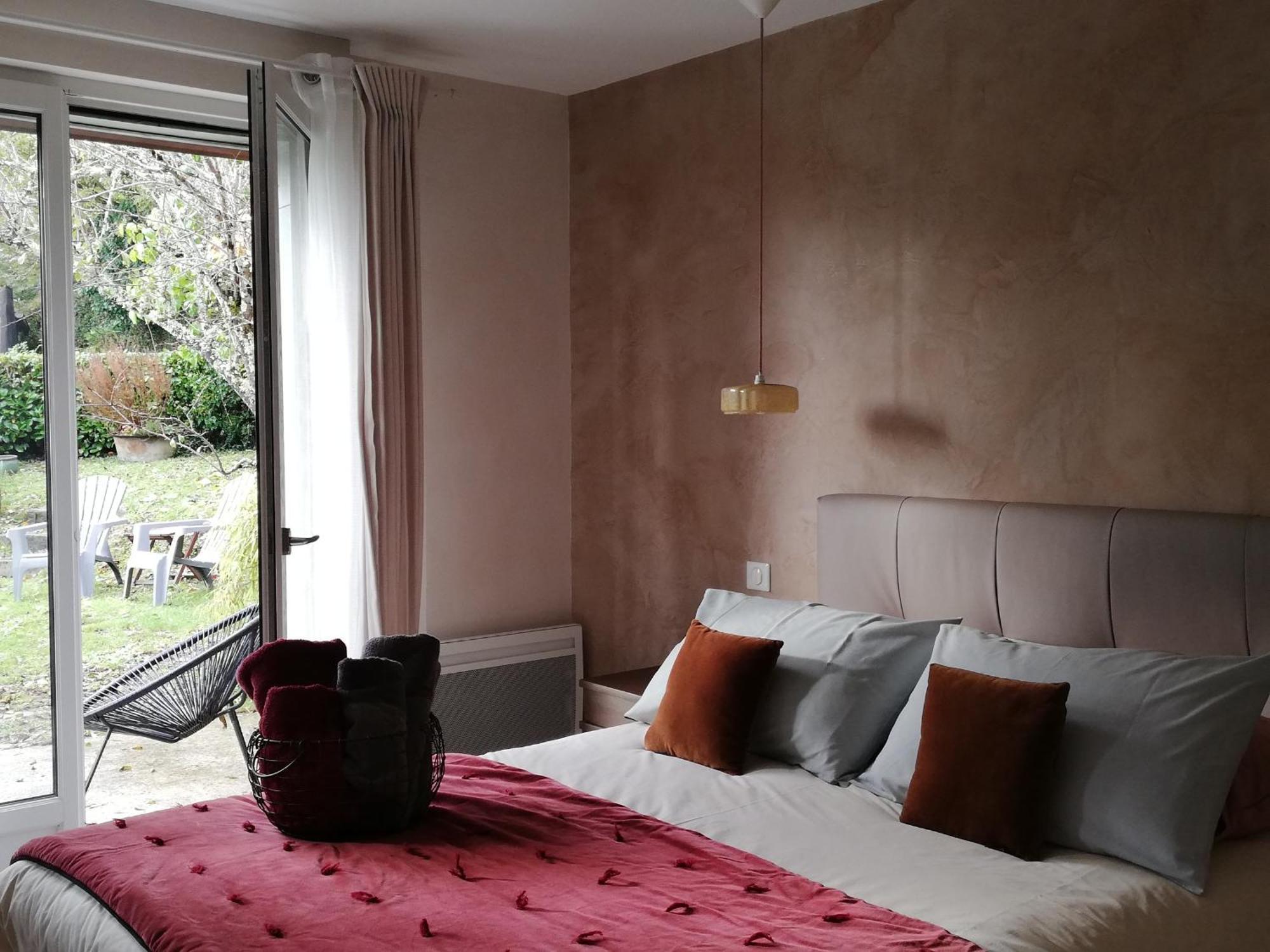 Les Perluetes Hotel Carennac Bagian luar foto